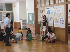 掃除の分担の確認の様子