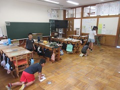 なかよし班掃除の様子