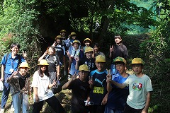 町浦古墳前で