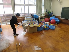 ６年間お世話になった校舎の清掃