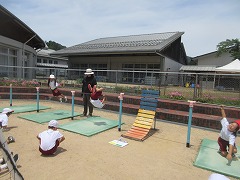 鉄棒の様子