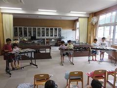 鉄琴の演奏