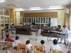 鉄琴の演奏