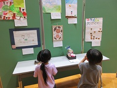 夏休み作品展の見学