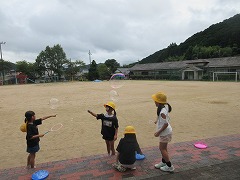 しゃぼん玉で遊んだよ！