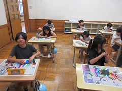 いろいろな色のクレパスで塗って・・・